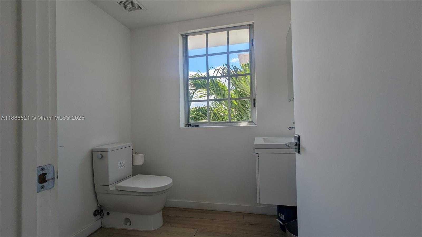 Small Image of 700 16TH ST #202, Miami Beach Number 7