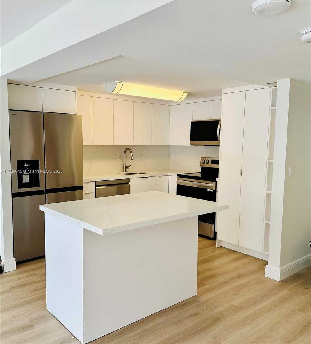 Small Image of 1901 BRICKELL AVE #B1503, Miami Number 2