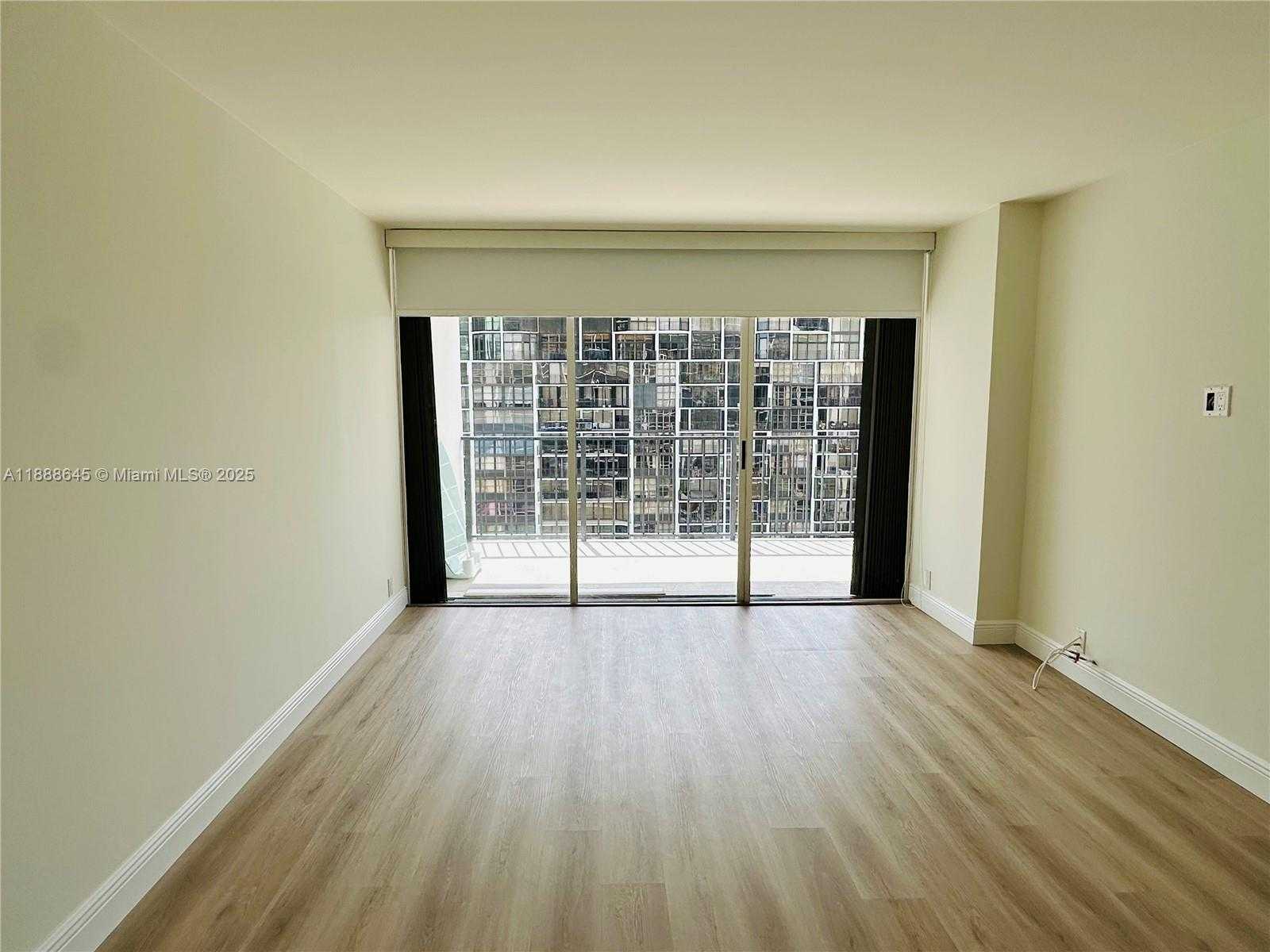 Small Image of 1901 BRICKELL AVE #B1503, Miami Number 5