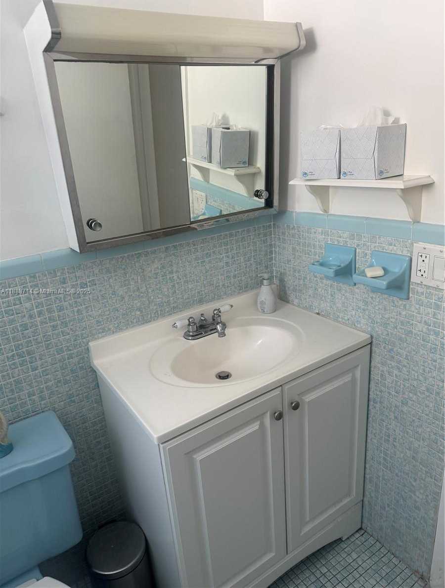 Small Image of 713 COLLINS AVE #31, Miami Beach Number 14