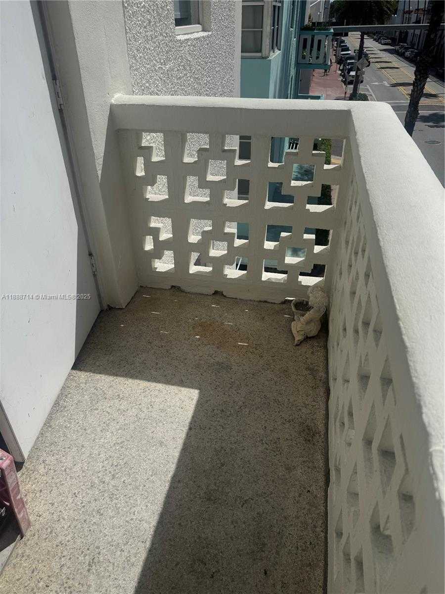 Small Image of 713 COLLINS AVE #31, Miami Beach Number 16