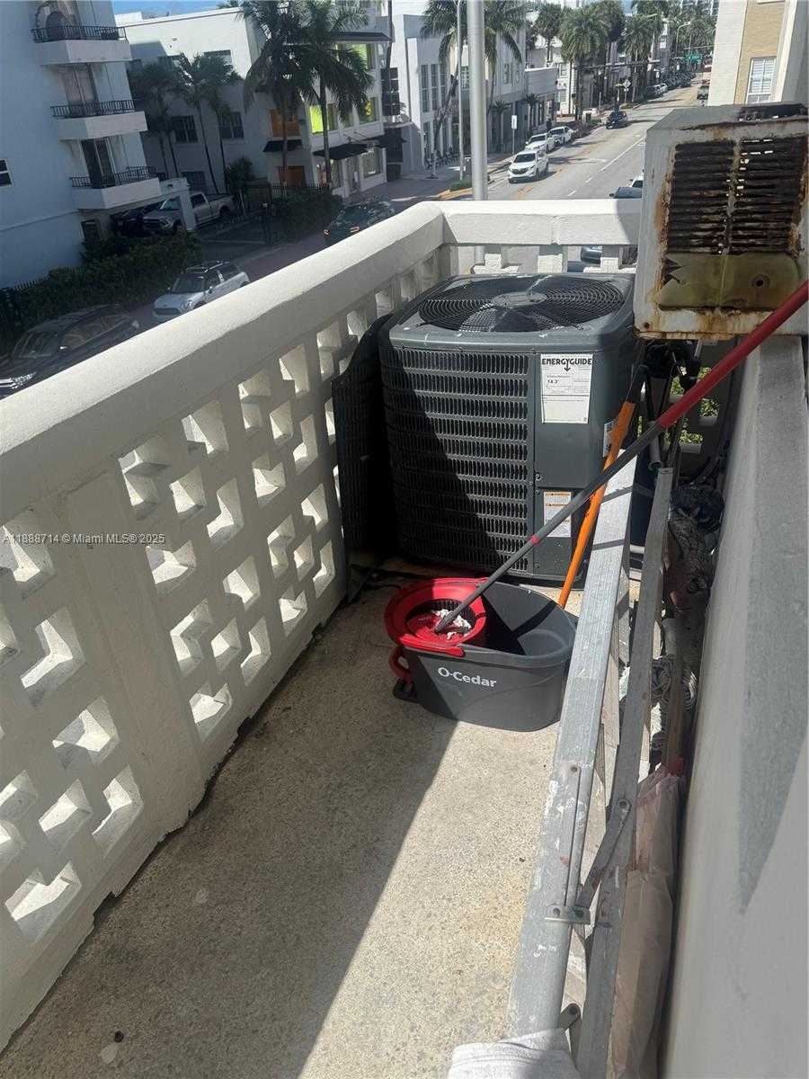 Small Image of 713 COLLINS AVE #31, Miami Beach Number 17