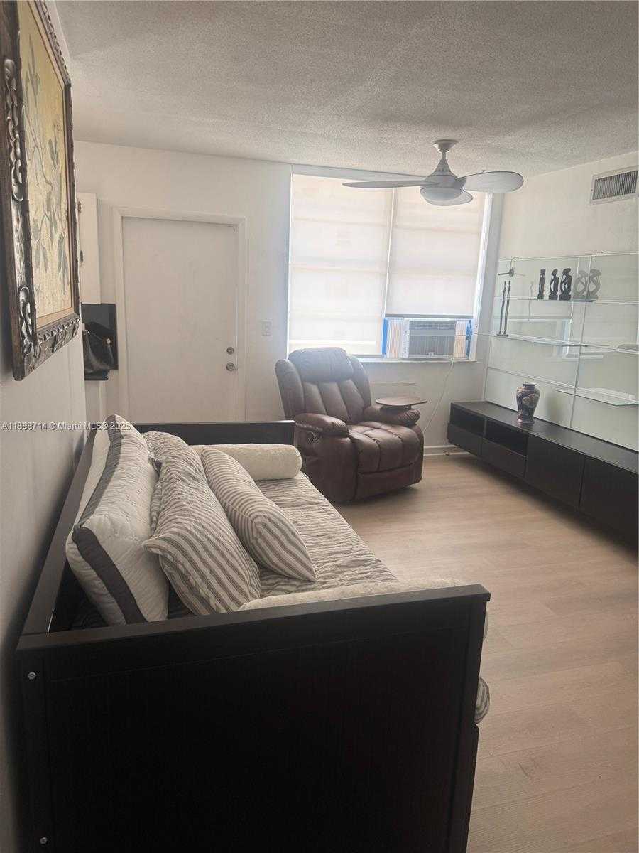 Small Image of 713 COLLINS AVE #31, Miami Beach Number 3