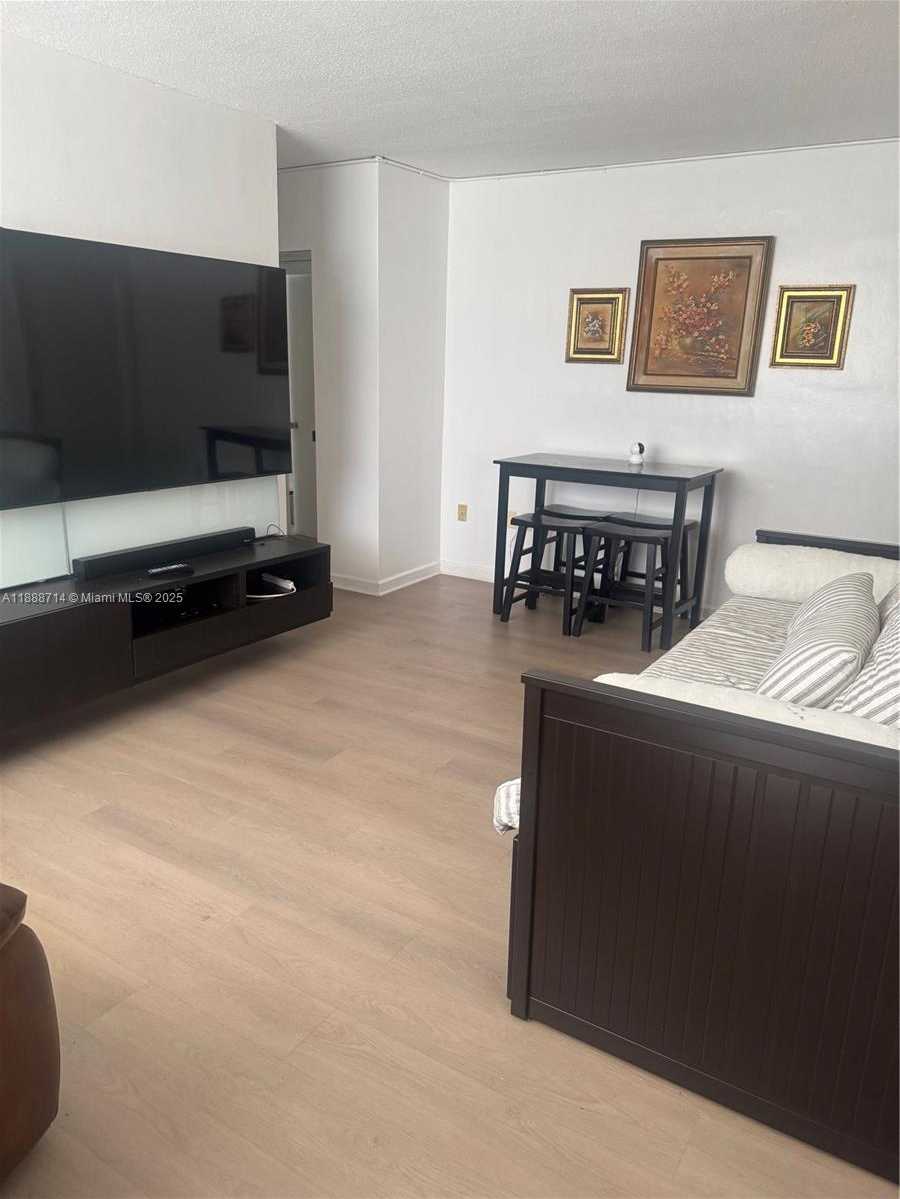 Small Image of 713 COLLINS AVE #31, Miami Beach Number 4