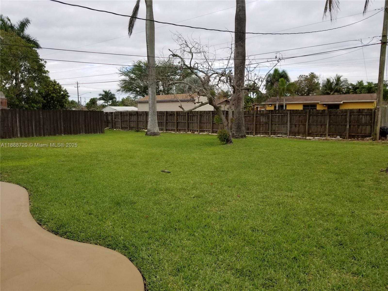 Small Image of 949 NORTH WEST 10TH ST, Homestead Number 18