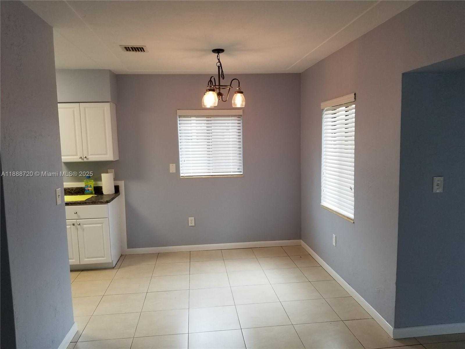 Small Image of 949 NORTH WEST 10TH ST, Homestead Number 4