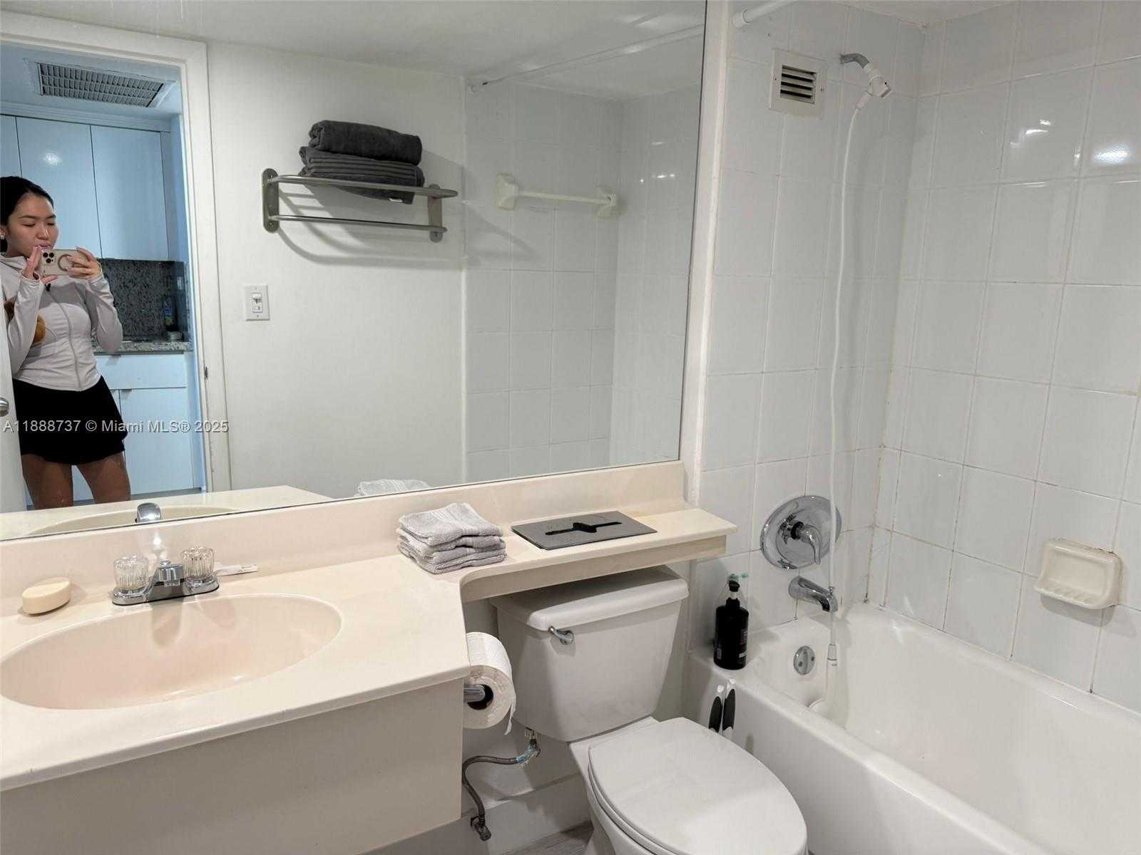 Small Image of 19201 COLLINS AVE #841, Sunny Isles Beach Number 5