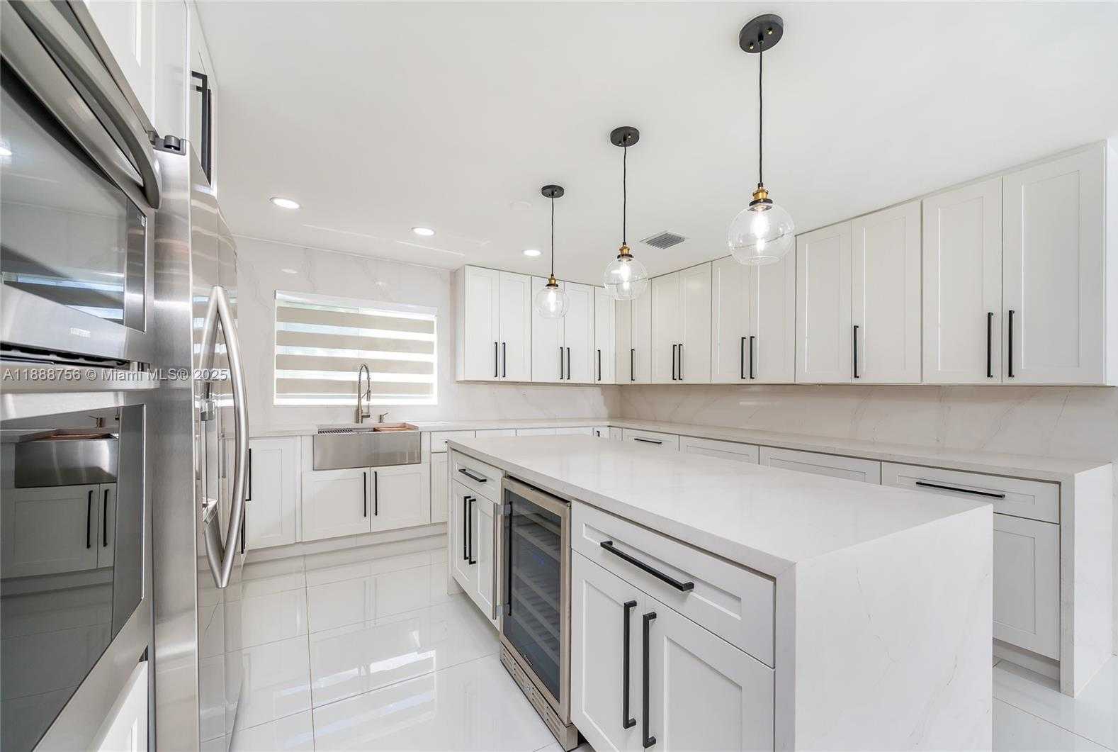 Small Image of 11981 SOUTH WEST 7TH ST, Miami Number 4