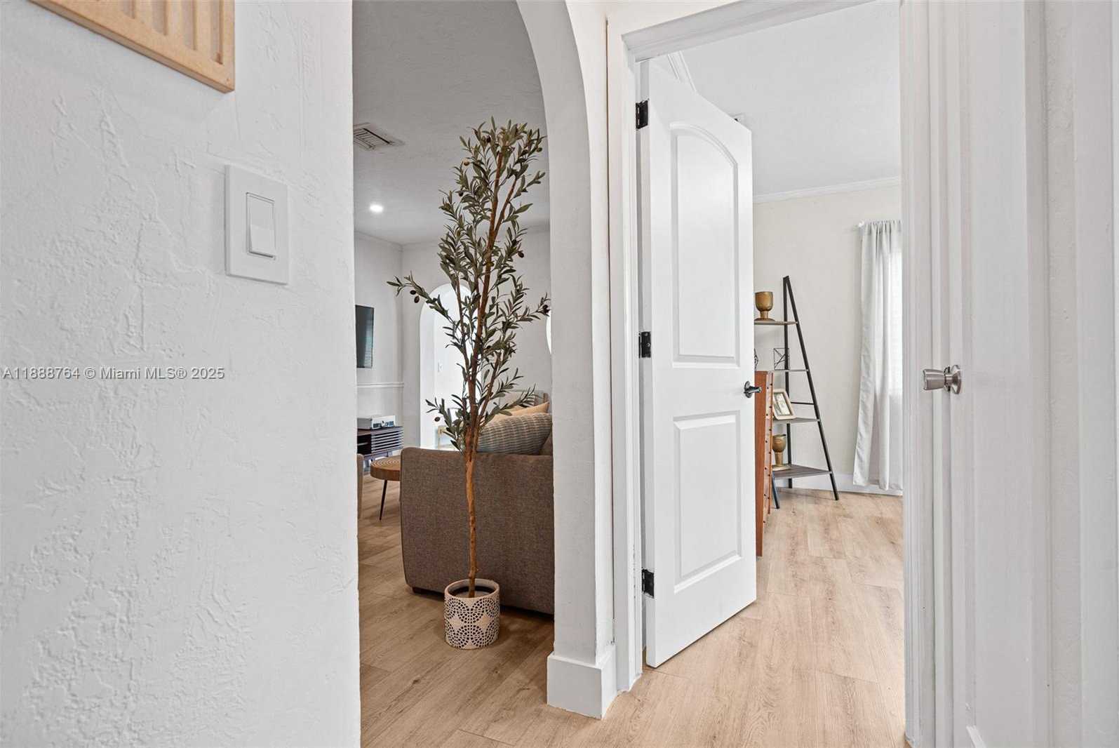 Small Image of 1636 ARTHUR ST, Hollywood Number 10