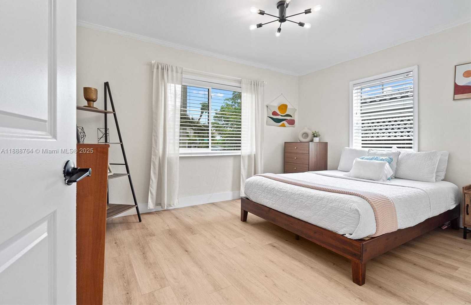 Small Image of 1636 ARTHUR ST, Hollywood Number 11