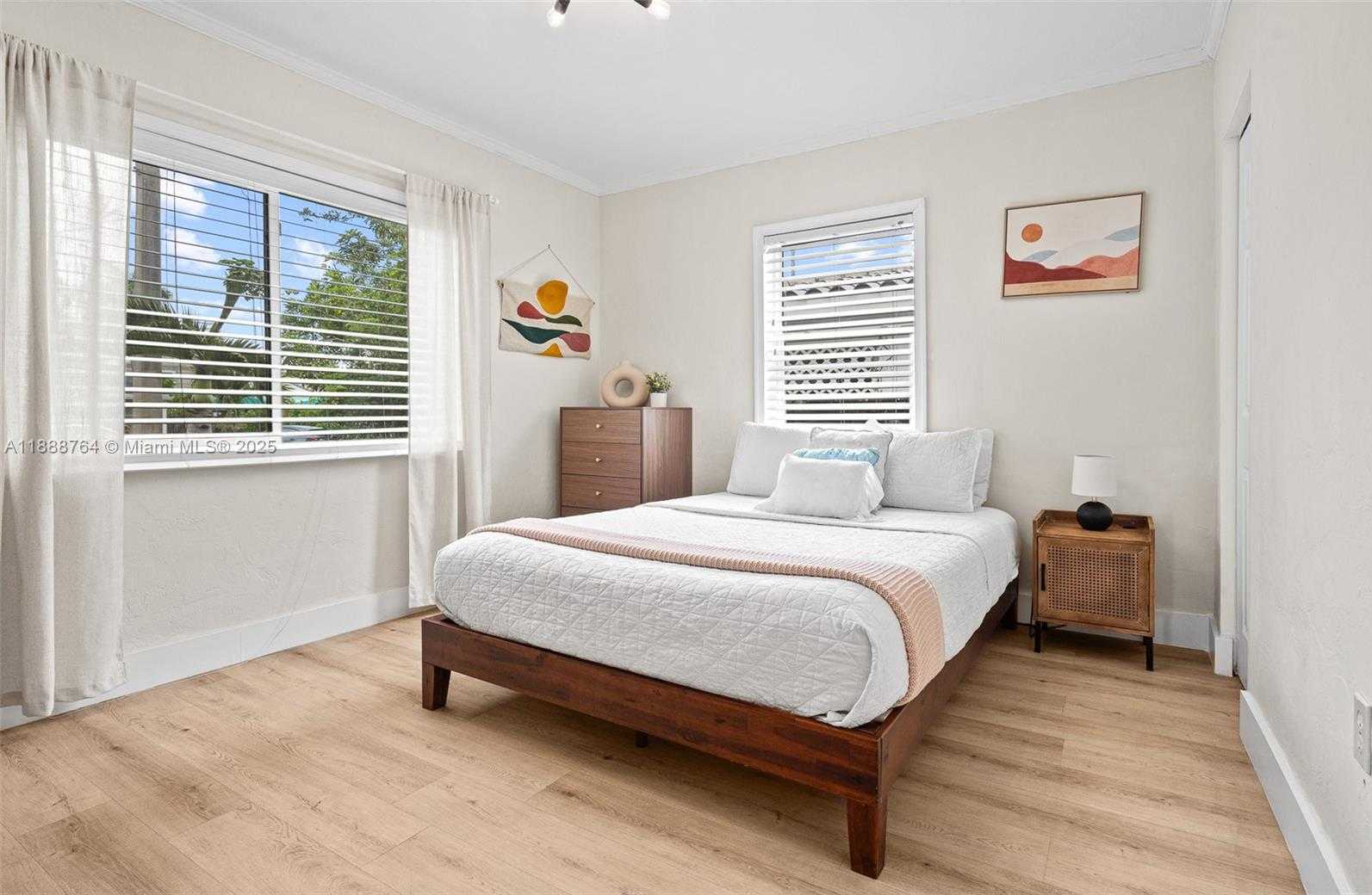 Small Image of 1636 ARTHUR ST, Hollywood Number 12
