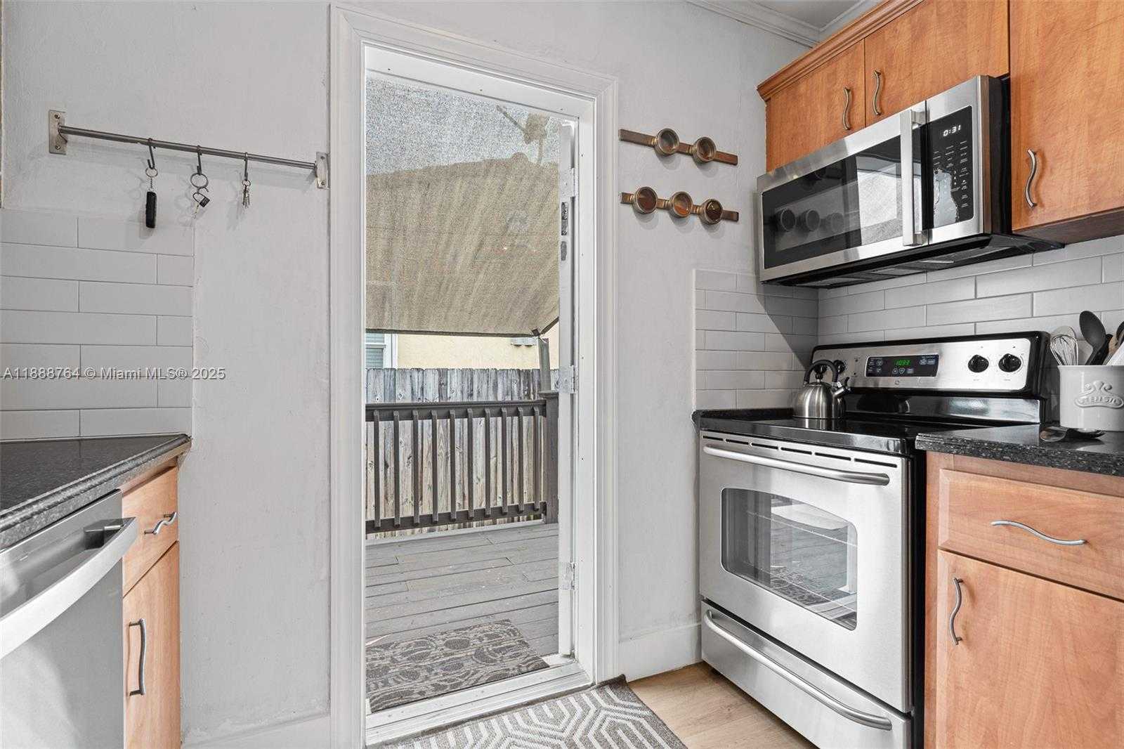 Small Image of 1636 ARTHUR ST, Hollywood Number 23