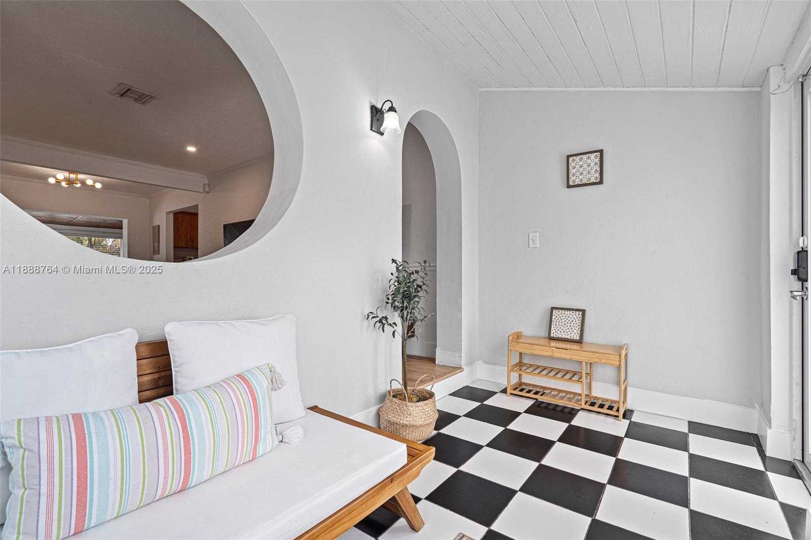 Small Image of 1636 ARTHUR ST, Hollywood Number 3