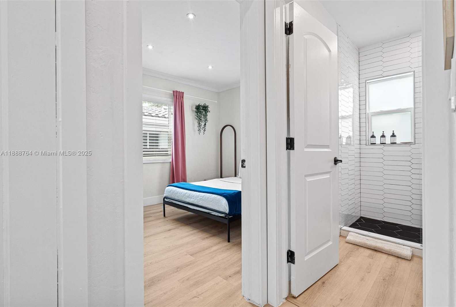 Small Image of 1636 ARTHUR ST, Hollywood Number 4