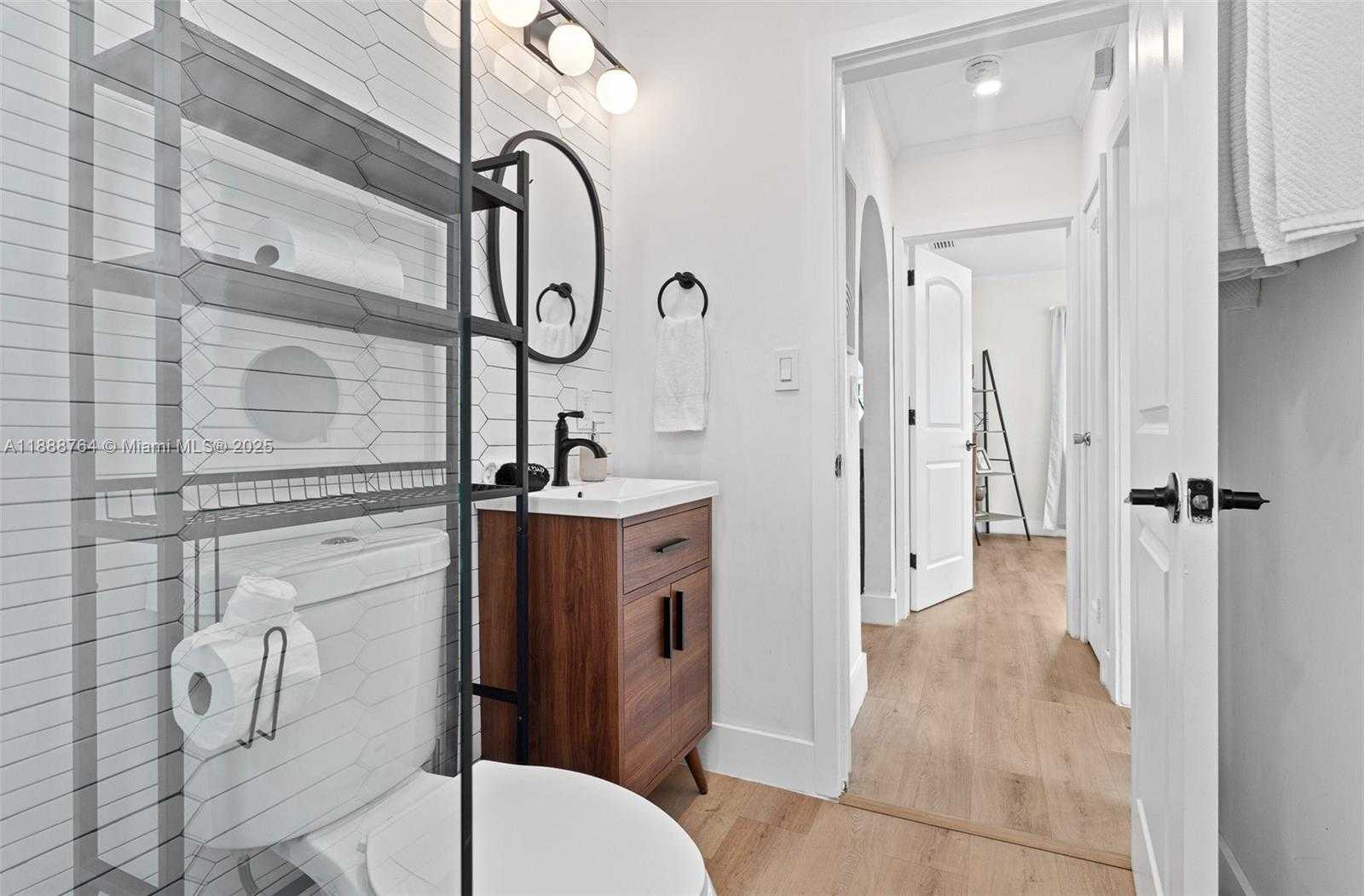 Small Image of 1636 ARTHUR ST, Hollywood Number 9