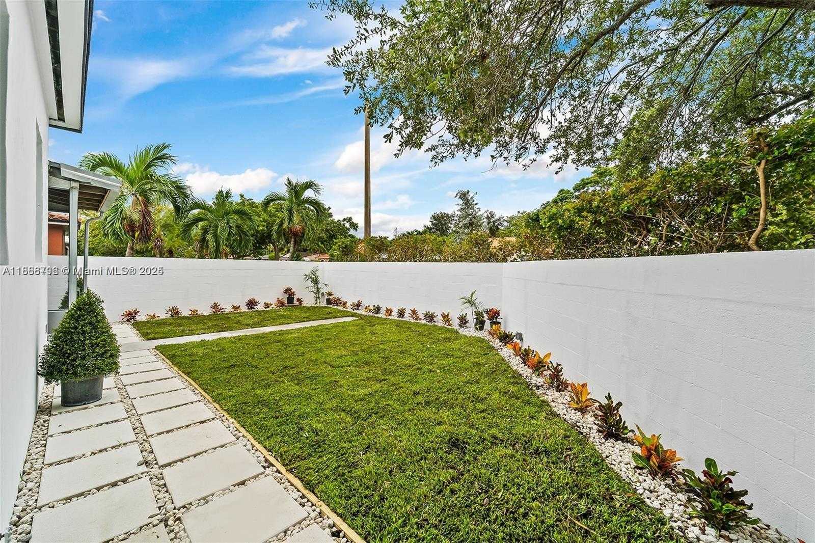 Small Image of 555 SOUTH WEST 51ST AVE, Miami Number 22