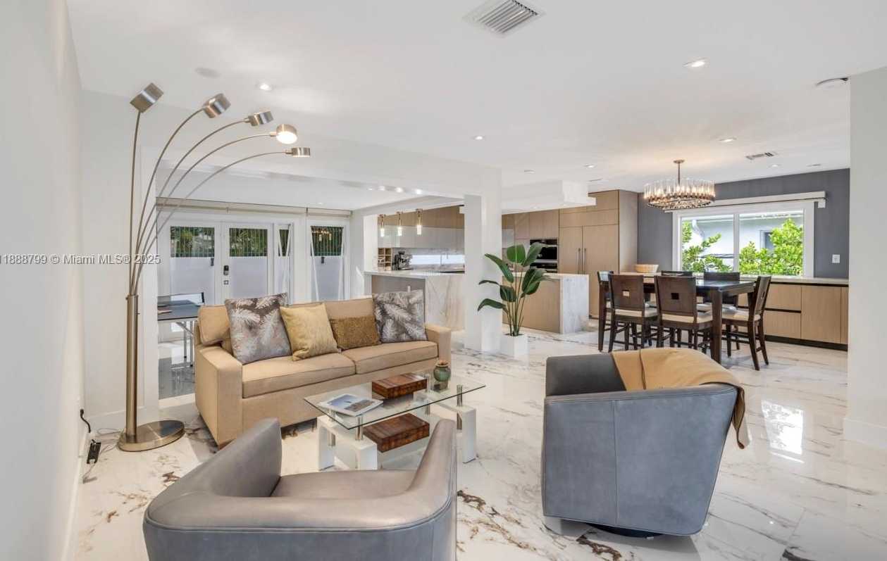 Small Image of 3504 CRYSTAL VIEW CT, Miami Number 10