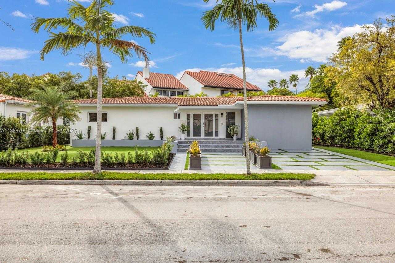 Small Image of 3504 CRYSTAL VIEW CT, Miami Number 18