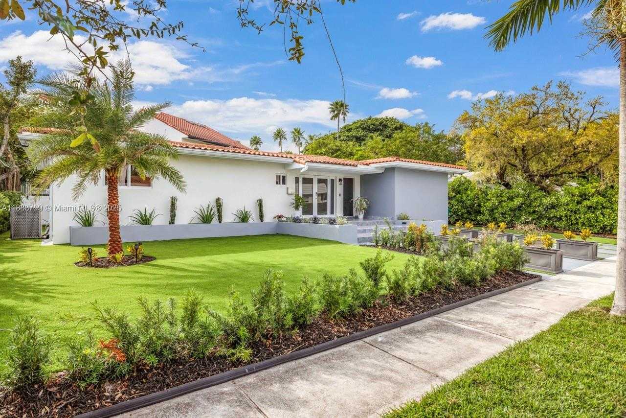Small Image of 3504 CRYSTAL VIEW CT, Miami Number 21