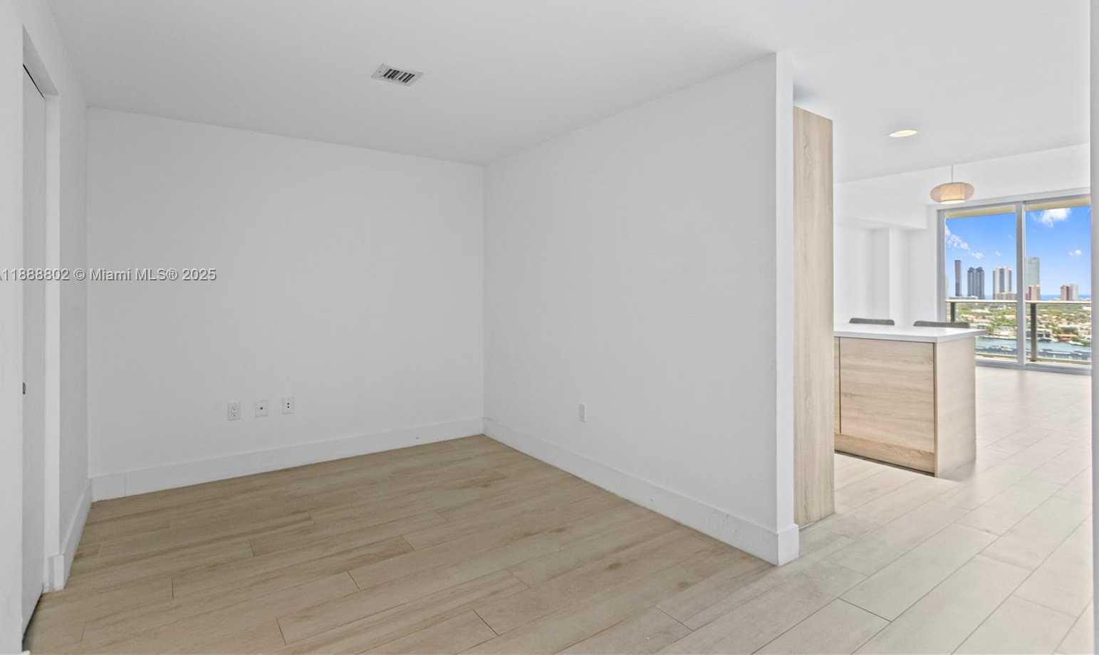 Small Image of 16385 BISCAYNE BLVD #1918, North Miami Beach Number 10