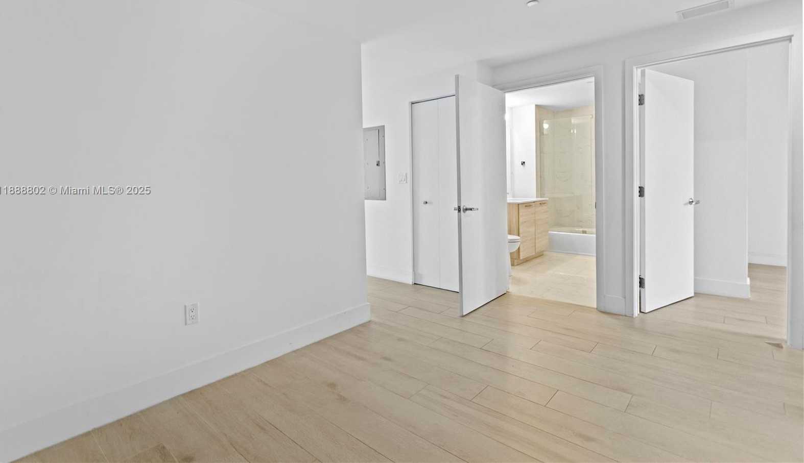 Small Image of 16385 BISCAYNE BLVD #1918, North Miami Beach Number 11