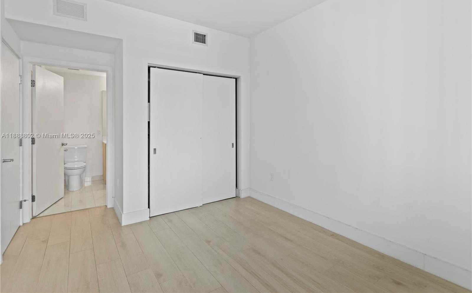 Small Image of 16385 BISCAYNE BLVD #1918, North Miami Beach Number 16