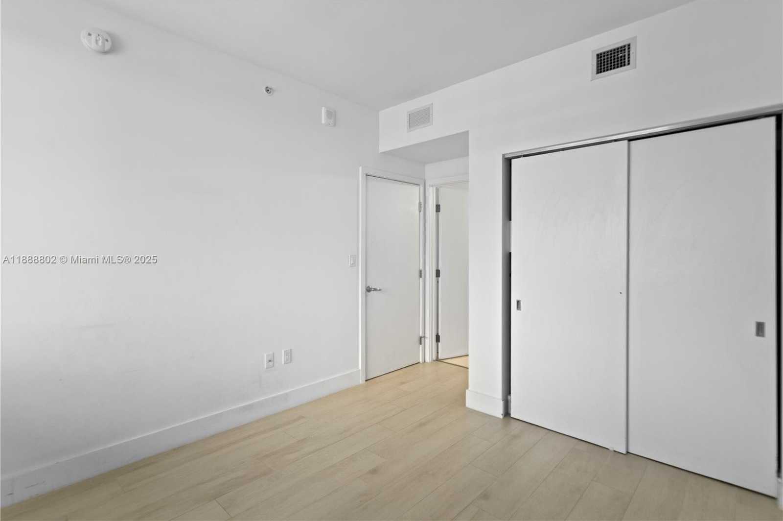 Small Image of 16385 BISCAYNE BLVD #1918, North Miami Beach Number 18