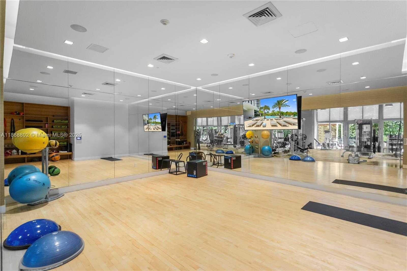 Small Image of 16385 BISCAYNE BLVD #1918, North Miami Beach Number 5