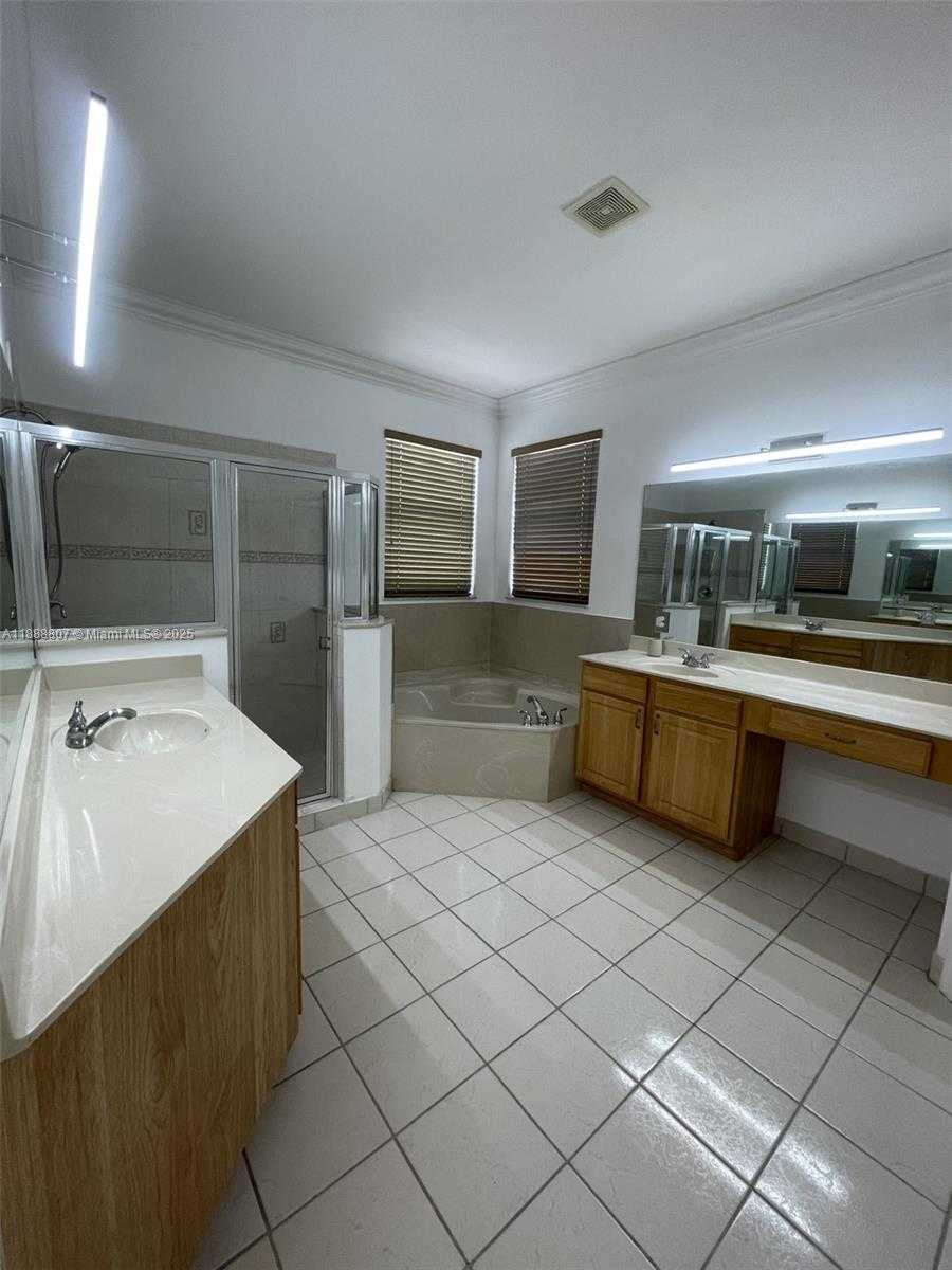 Small Image of 3725 NORTH EAST 10TH ST, Homestead Number 14