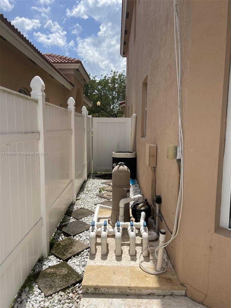Small Image of 3725 NORTH EAST 10TH ST, Homestead Number 23