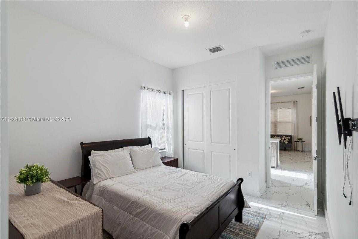 Small Image of 17333 SOUTH WEST 46TH ST, Miramar Number 4