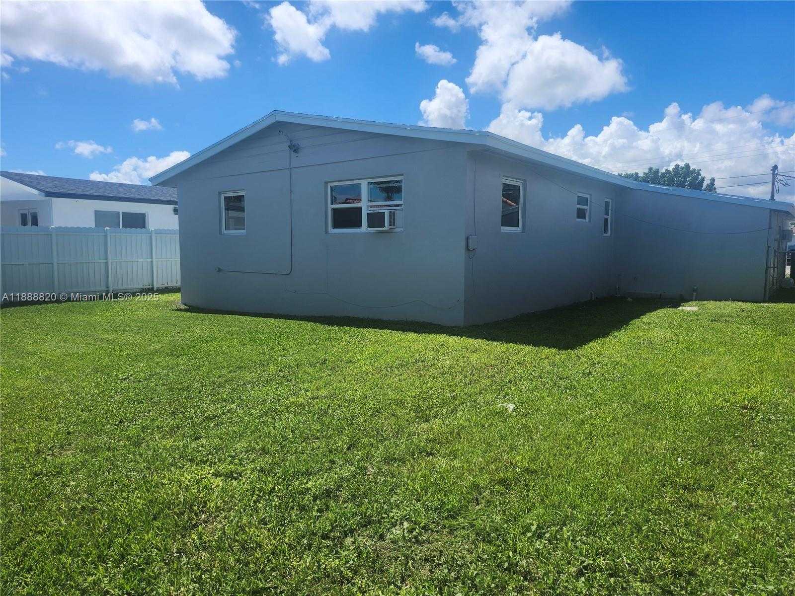 Small Image of 3245 SOUTH WEST 88TH CT, Miami Number 11