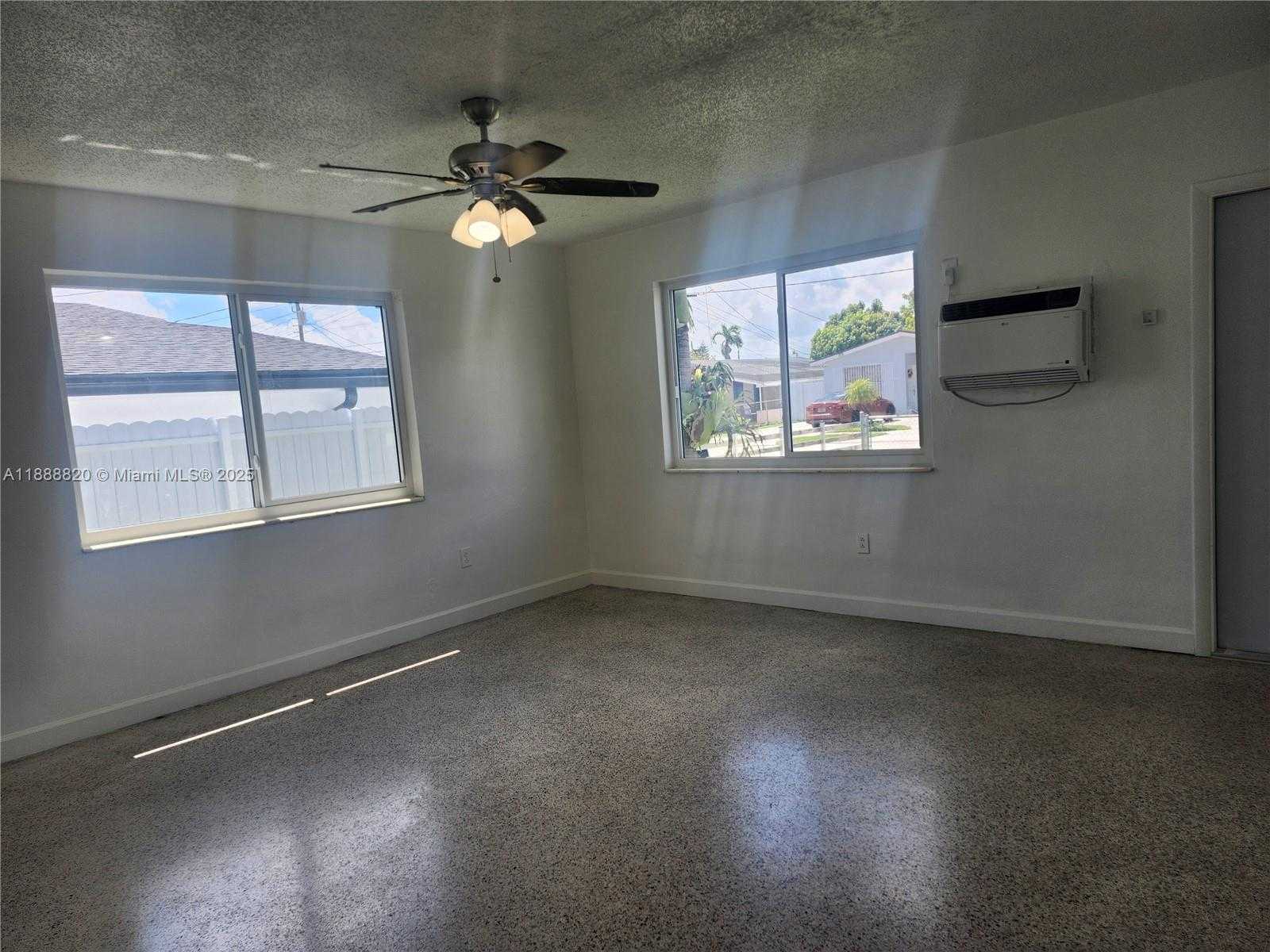 Small Image of 3245 SOUTH WEST 88TH CT, Miami Number 13