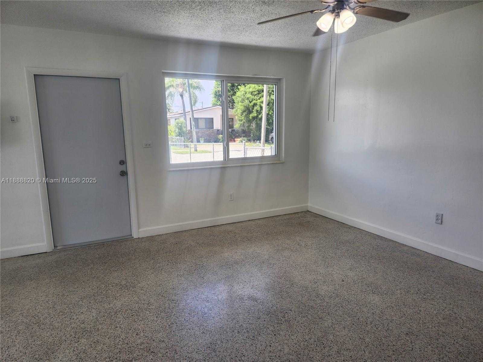 Small Image of 3245 SOUTH WEST 88TH CT, Miami Number 14