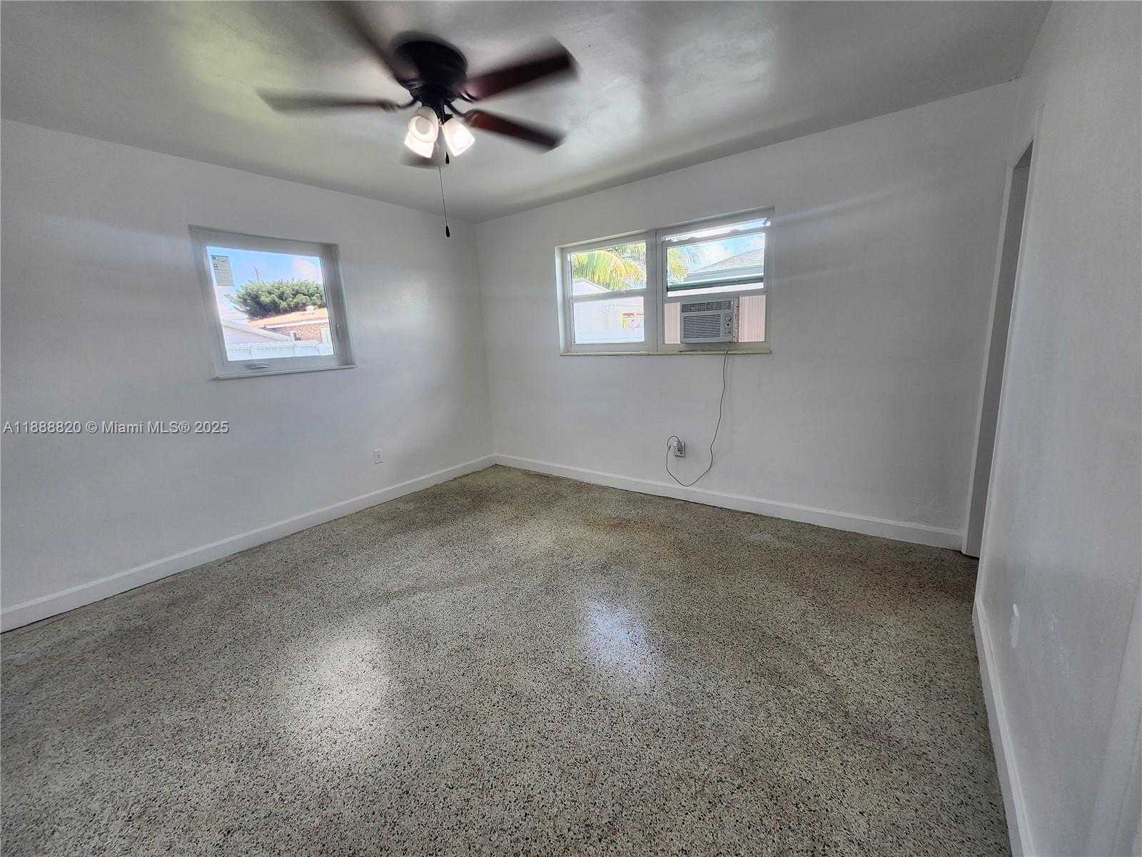 Small Image of 3245 SOUTH WEST 88TH CT, Miami Number 16