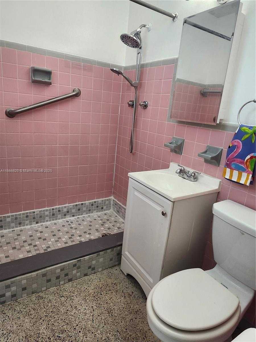 Small Image of 3245 SOUTH WEST 88TH CT, Miami Number 17