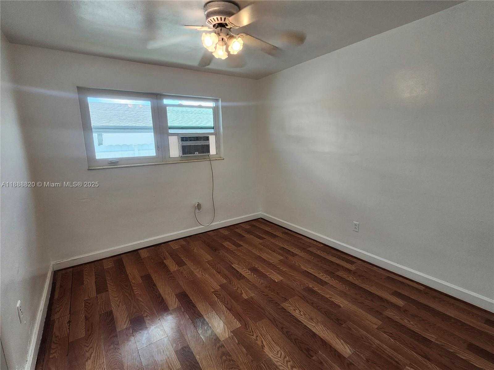 Small Image of 3245 SOUTH WEST 88TH CT, Miami Number 20