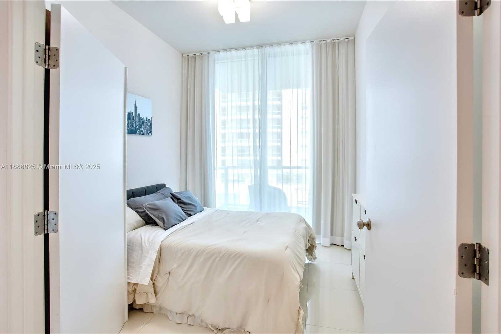 Small Image of 7928 EAST DR #605, North Bay Village Number 11