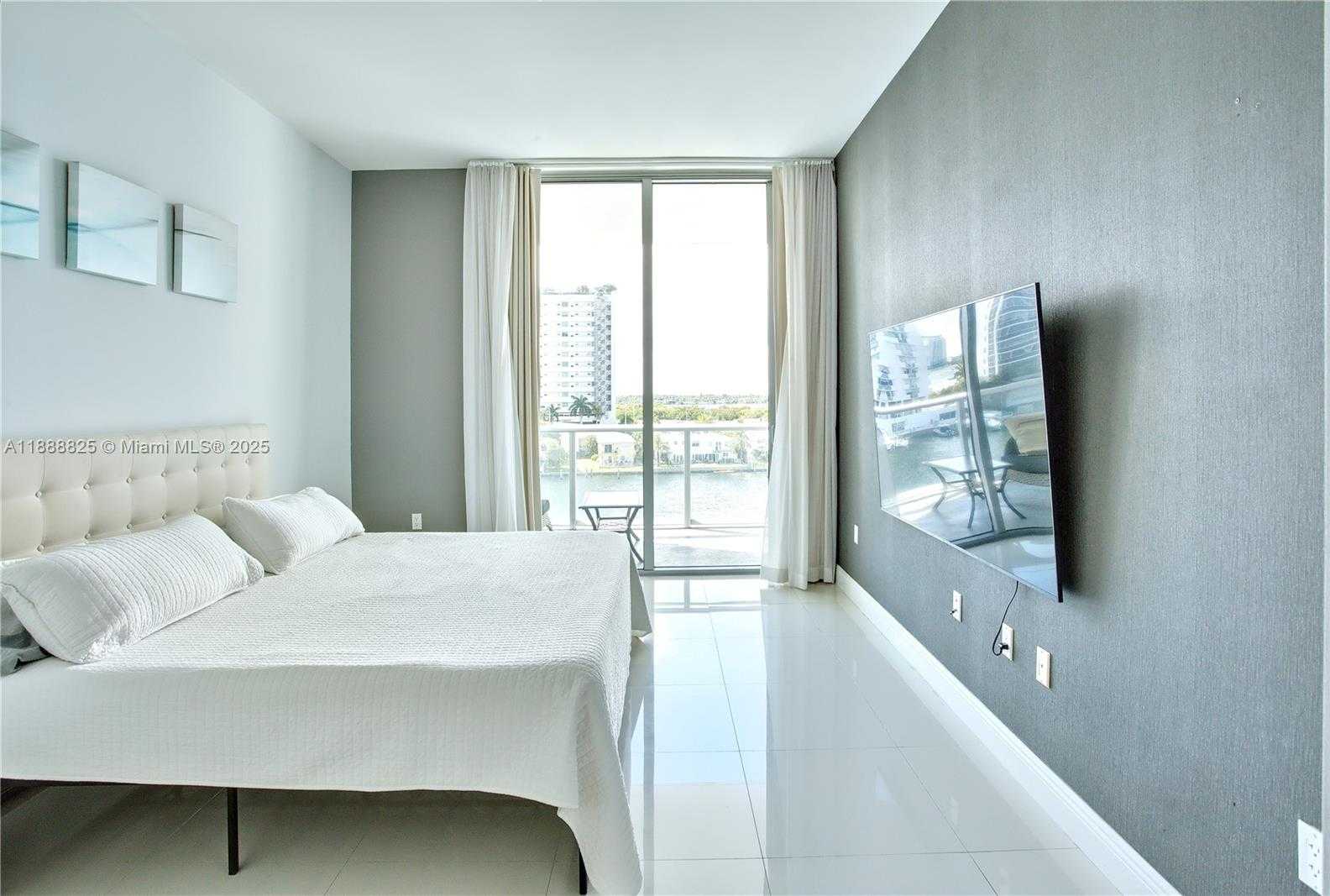 Small Image of 7928 EAST DR #605, North Bay Village Number 15
