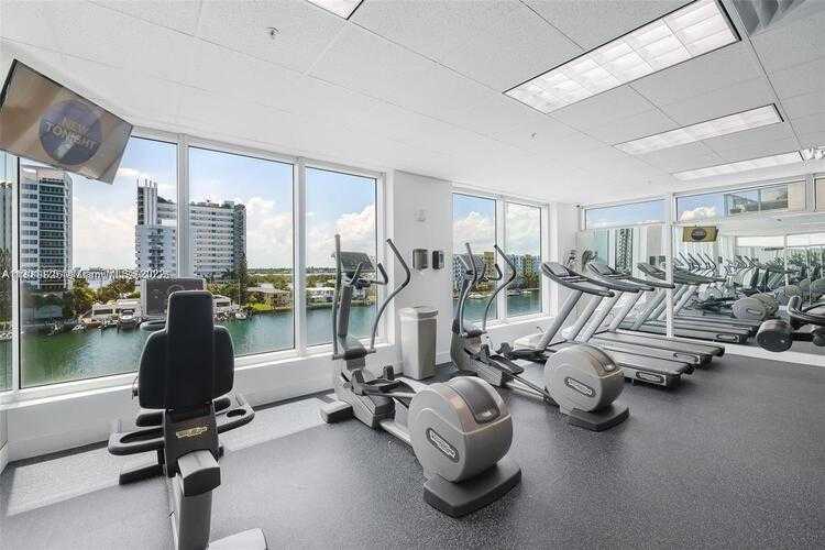 Small Image of 7928 EAST DR #605, North Bay Village Number 21