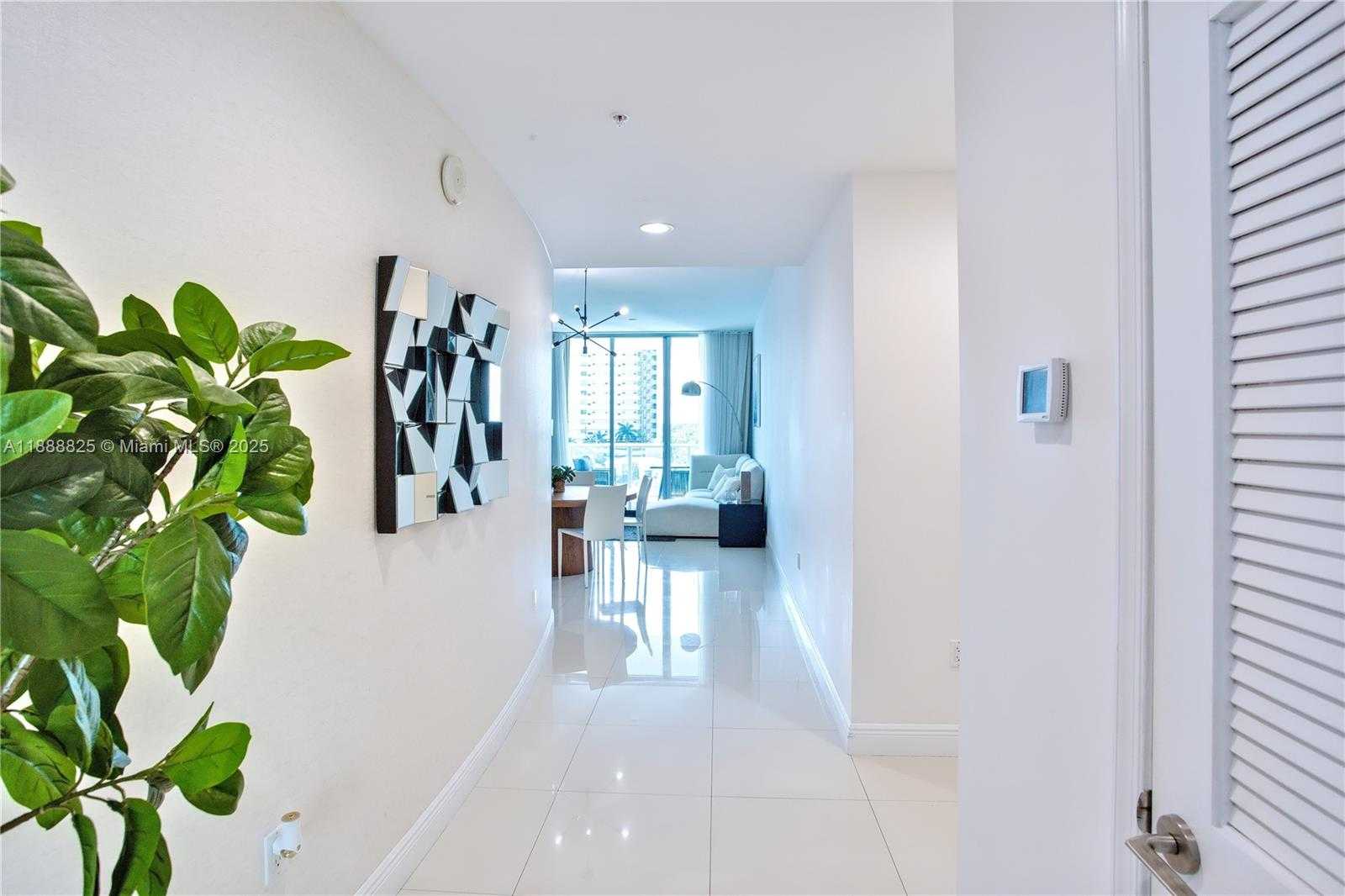 Small Image of 7928 EAST DR #605, North Bay Village Number 6