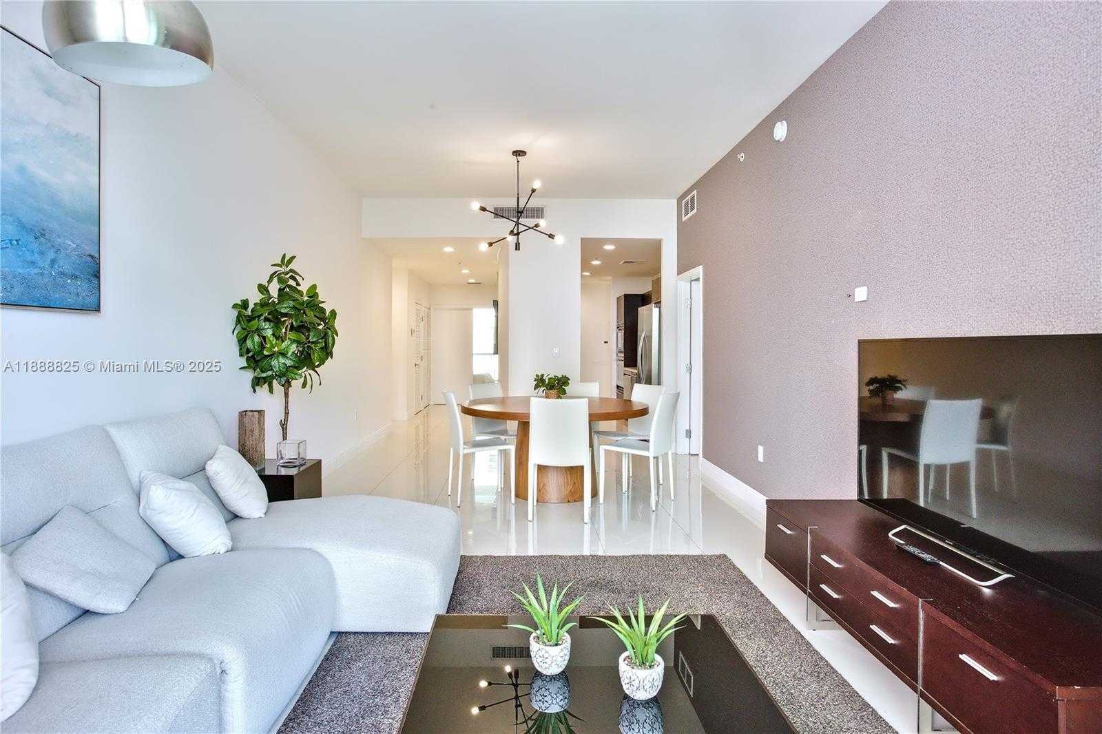Small Image of 7928 EAST DR #605, North Bay Village Number 9