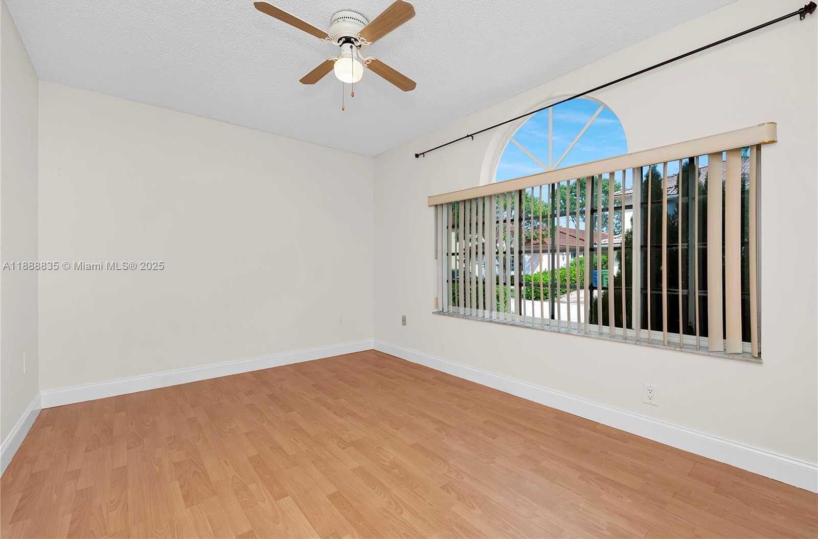 Small Image of 113 DANIELLE CT, Weston Number 12
