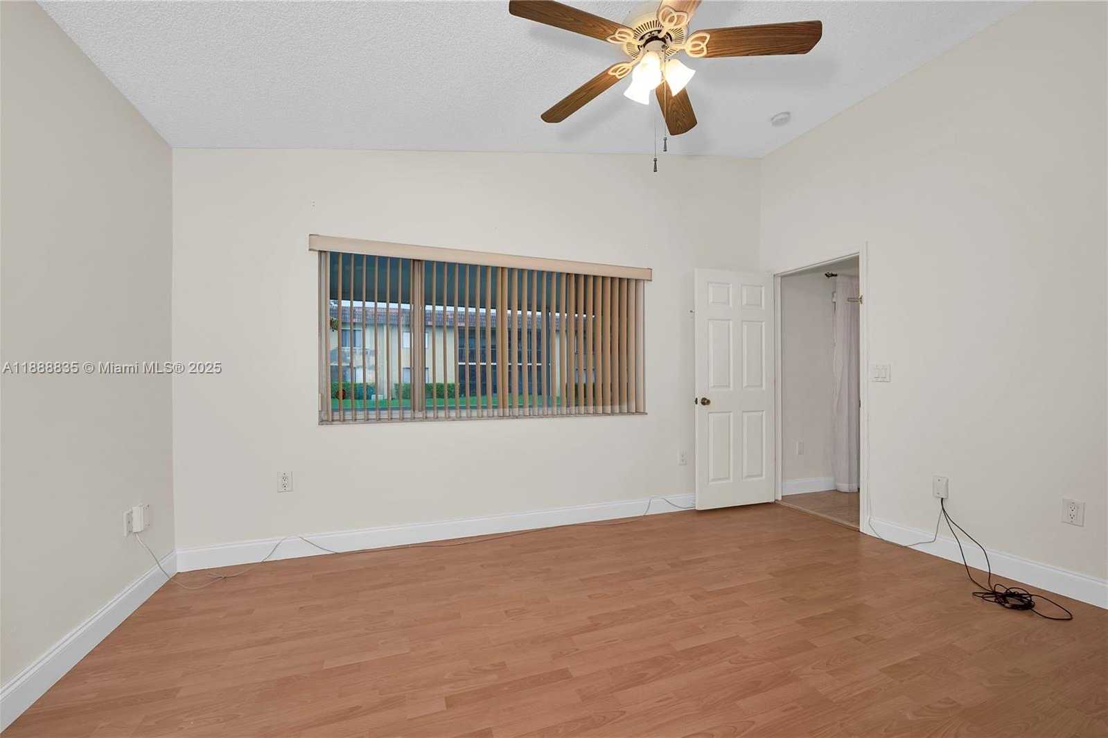Small Image of 113 DANIELLE CT, Weston Number 22