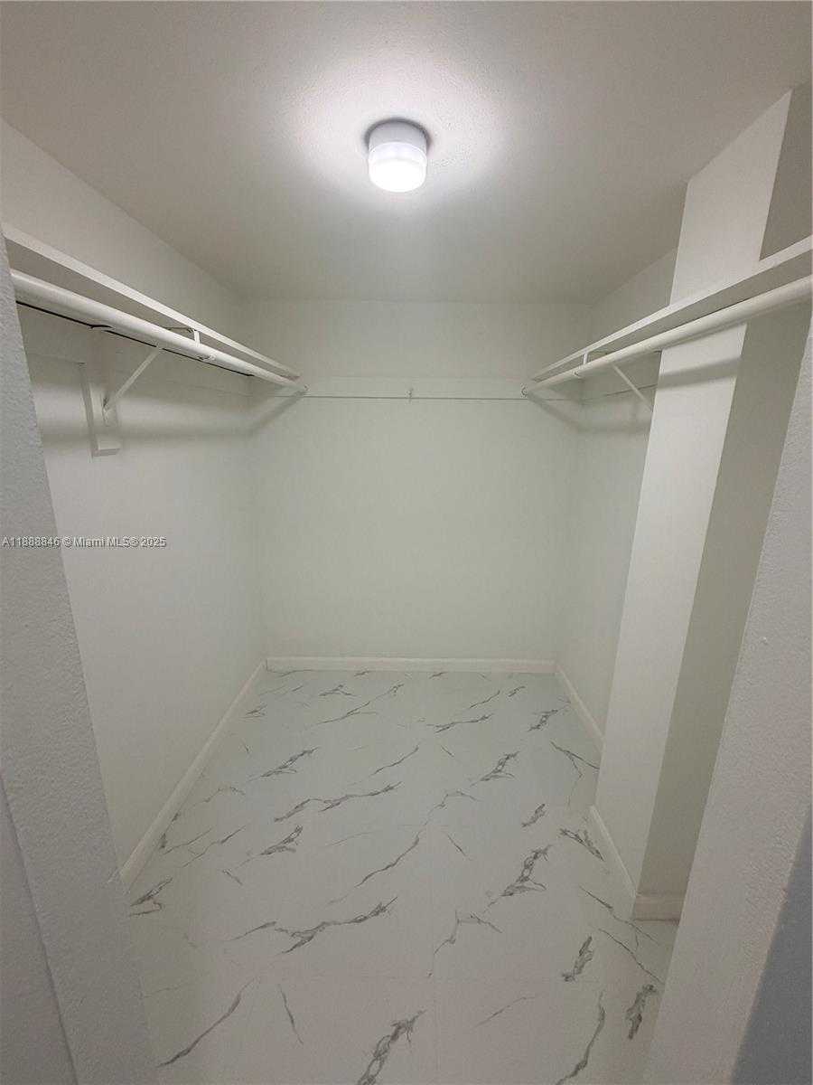 Small Image of 36 ISLAND AVE #12, Miami Beach Number 10