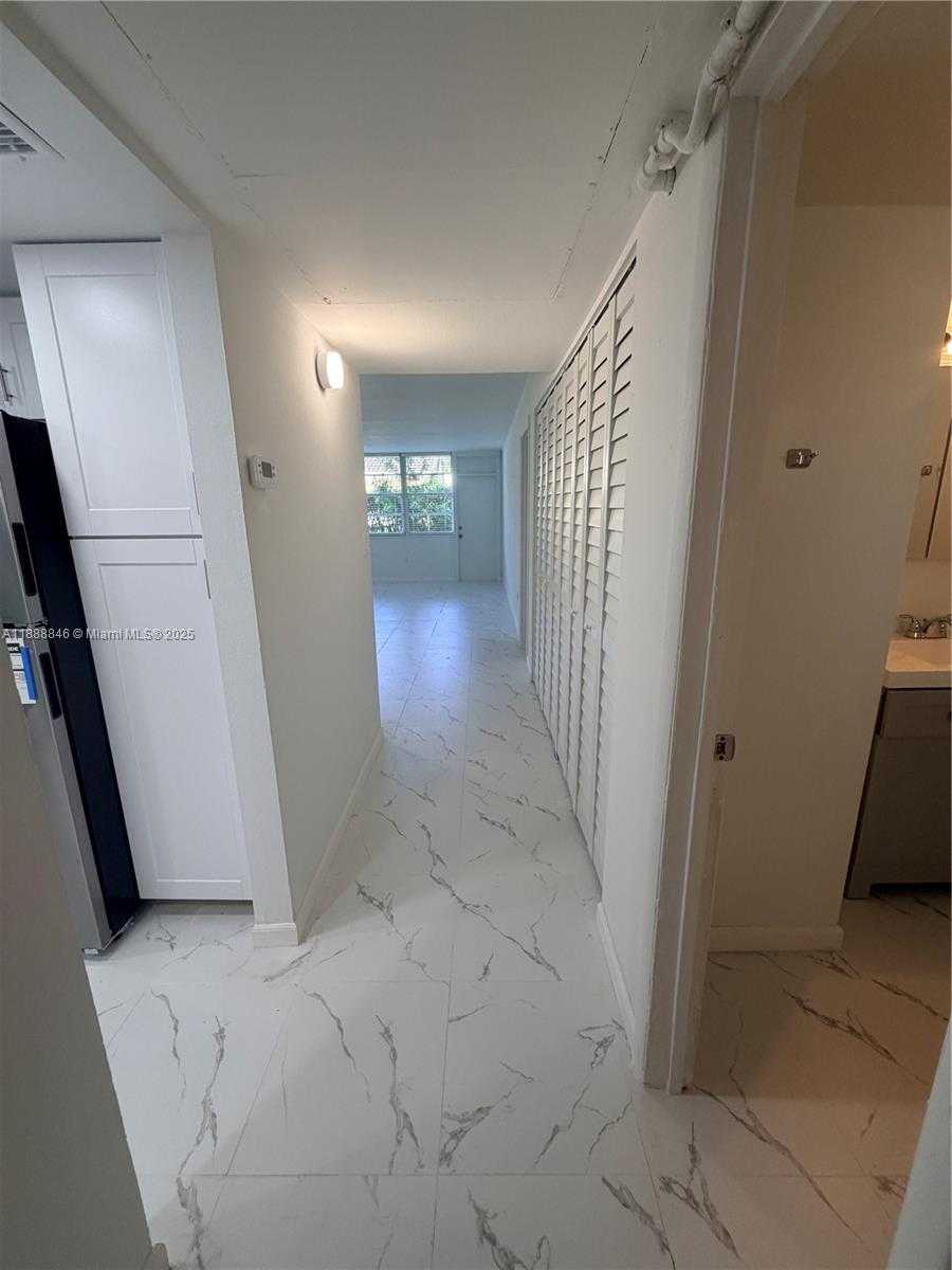 Small Image of 36 ISLAND AVE #12, Miami Beach Number 5