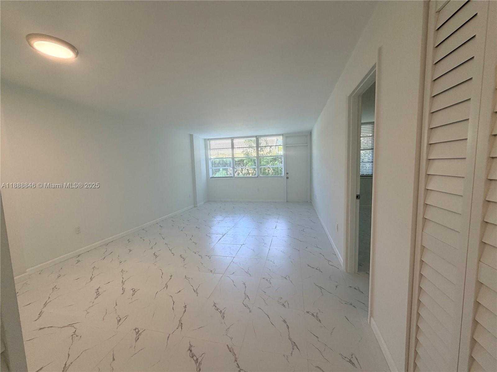 Small Image of 36 ISLAND AVE #12, Miami Beach Number 6
