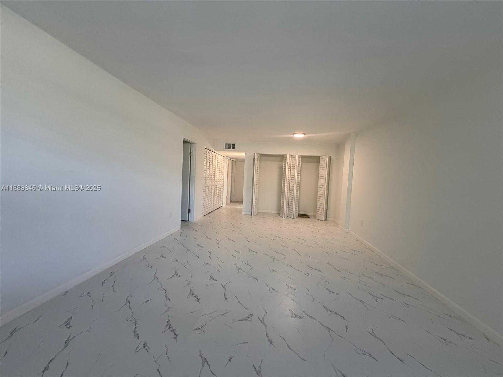 Small Image of 36 ISLAND AVE #12, Miami Beach Number 7