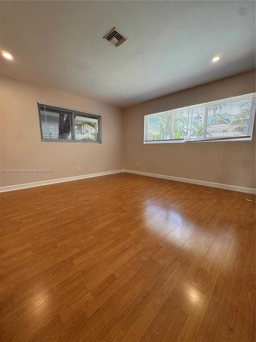 Small Image of 1406 POLK ST, Hollywood Number 13