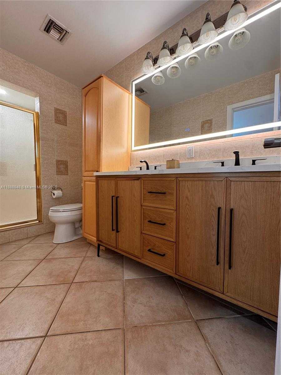 Small Image of 1406 POLK ST, Hollywood Number 16